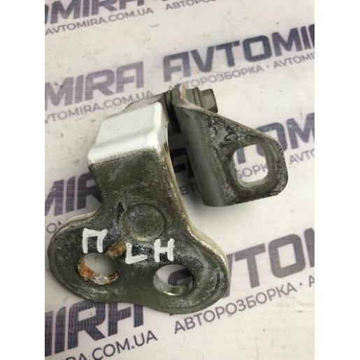 Петля двери передней левой нижняя Ford Focus 3 2011-2017 1781674